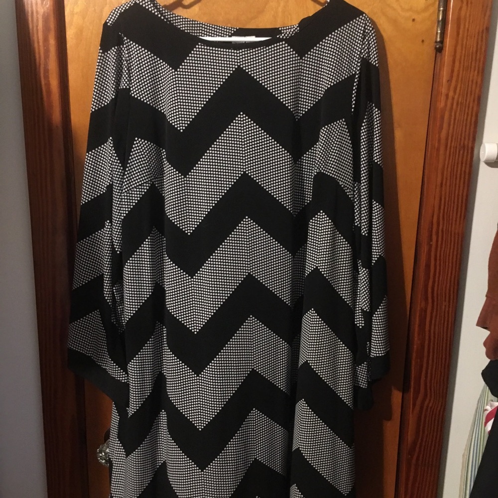 Emma & Michelle dress size 2xl